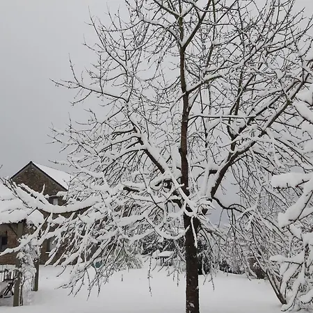 Charming Ardennes Getaway 펜션 *