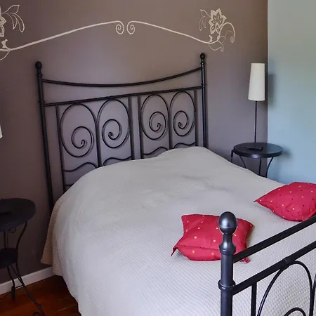 Charming Ardennes Getaway 펜션 *